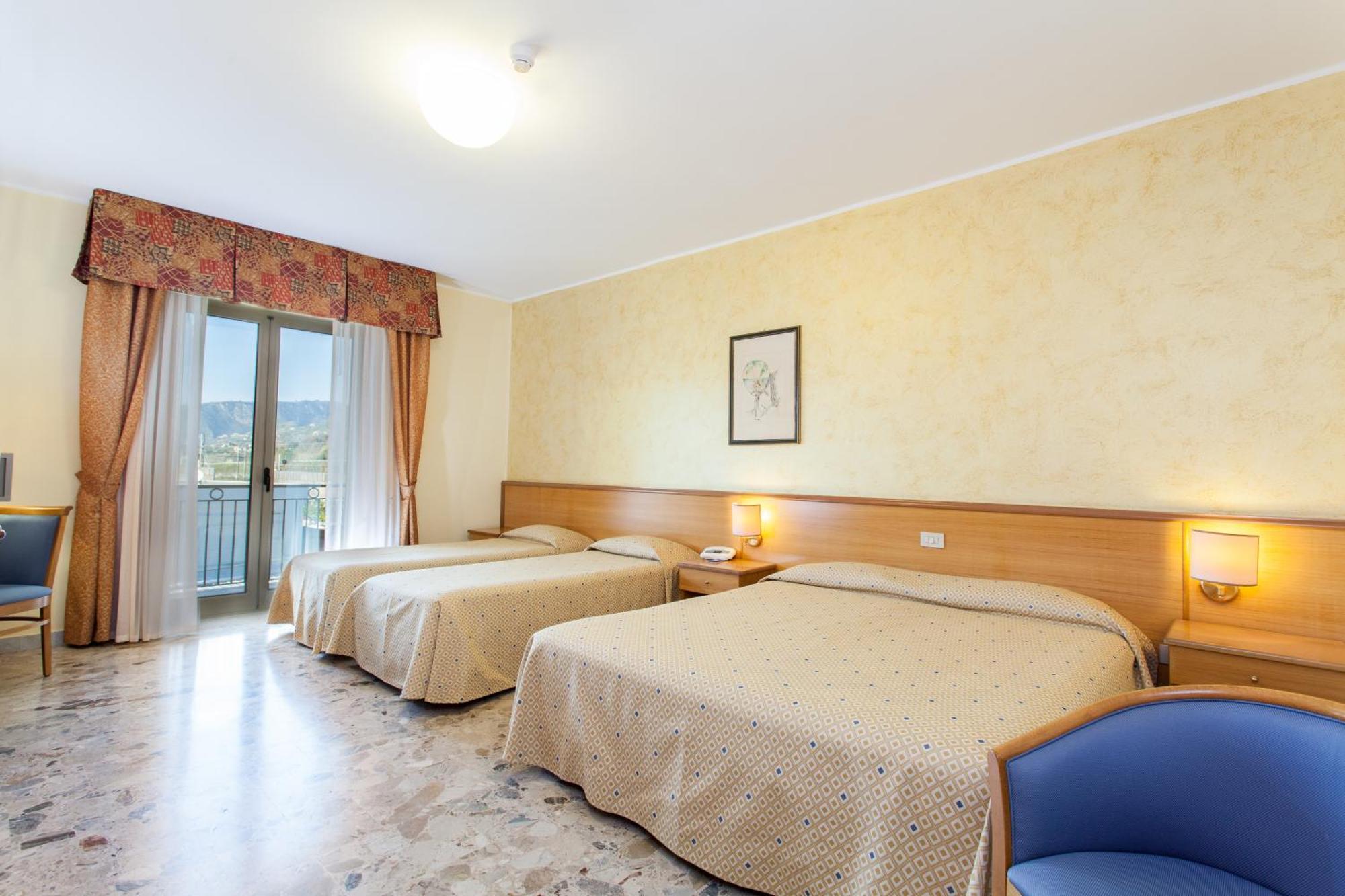 Hotel La Tonnara Amantea Quarto foto